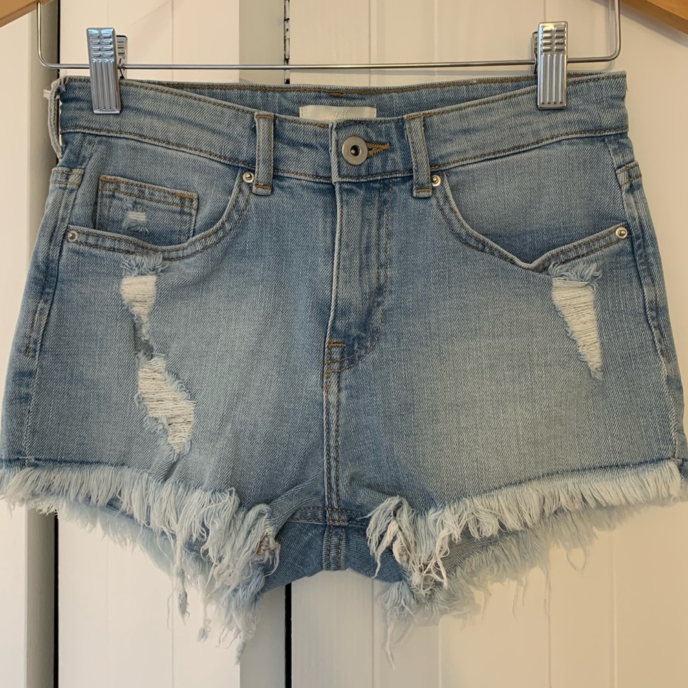 H&M cutoff jean shorts size 2